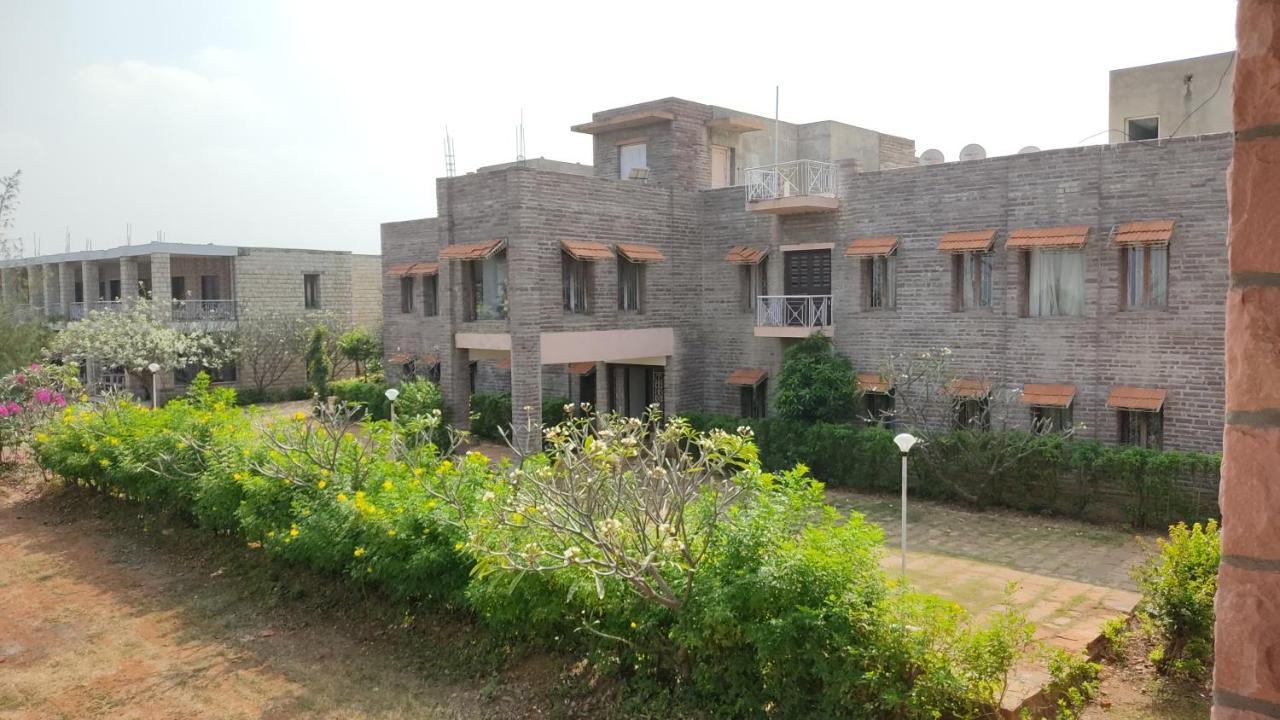 Kanthi Resorts Badami Bāgalkot Exteriör bild