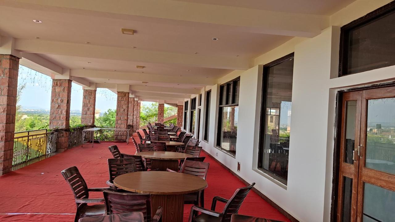 Kanthi Resorts Badami Bāgalkot Exteriör bild
