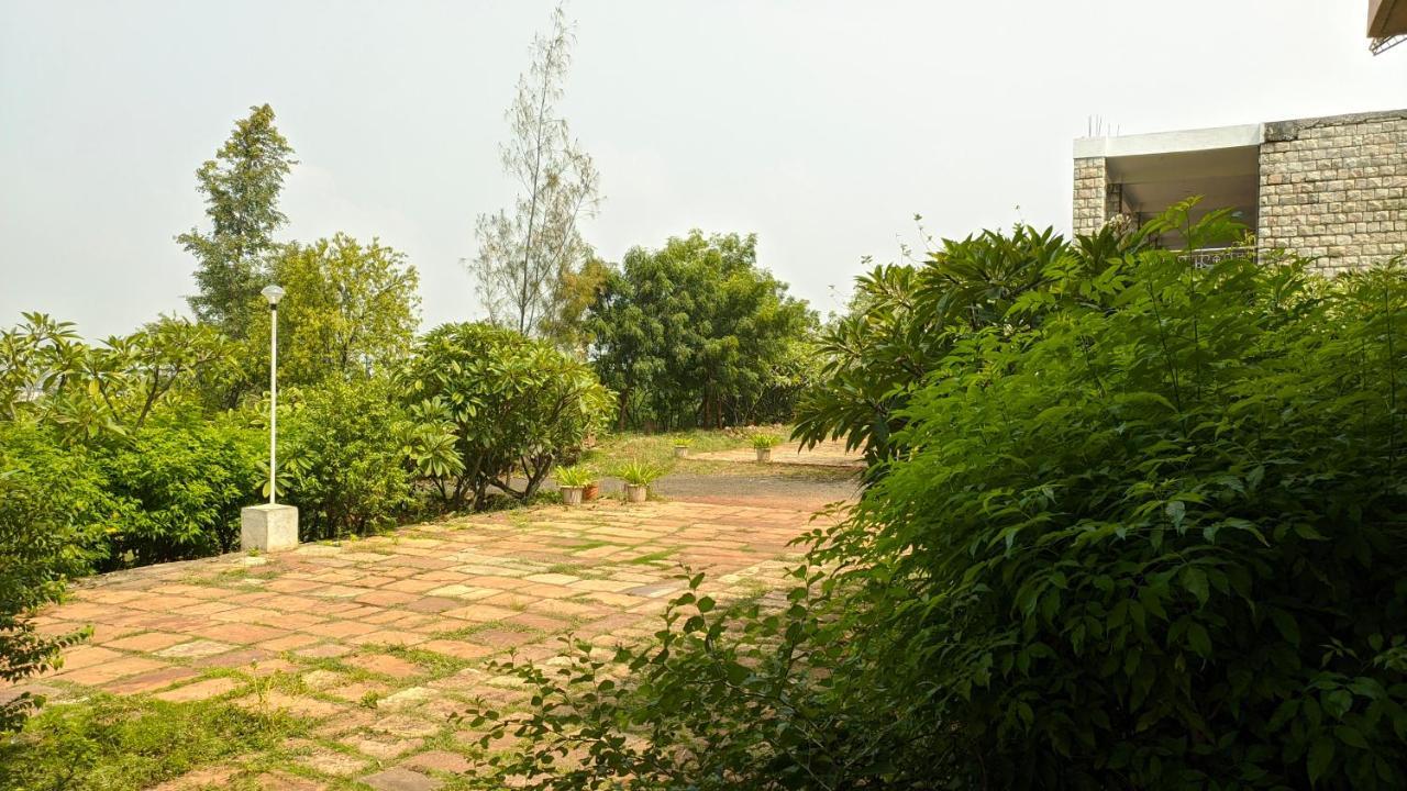 Kanthi Resorts Badami Bāgalkot Exteriör bild